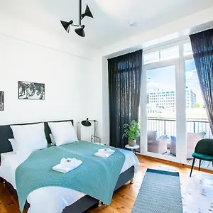 Apartment Family-friendly Waterfront Loft, 3 Bedrooms, 130 M2, Berlin