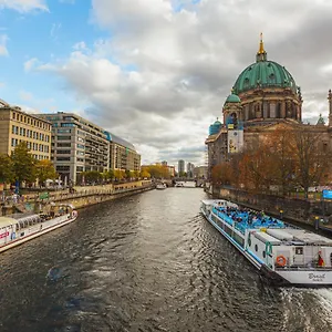 Apartment Lux, Berlin